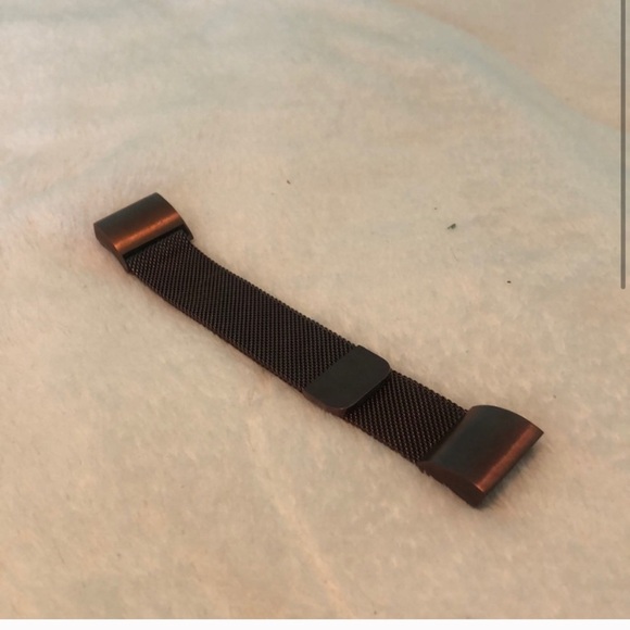 Fitbit Charge 3 metallic replacement band - Picture 1 of 3